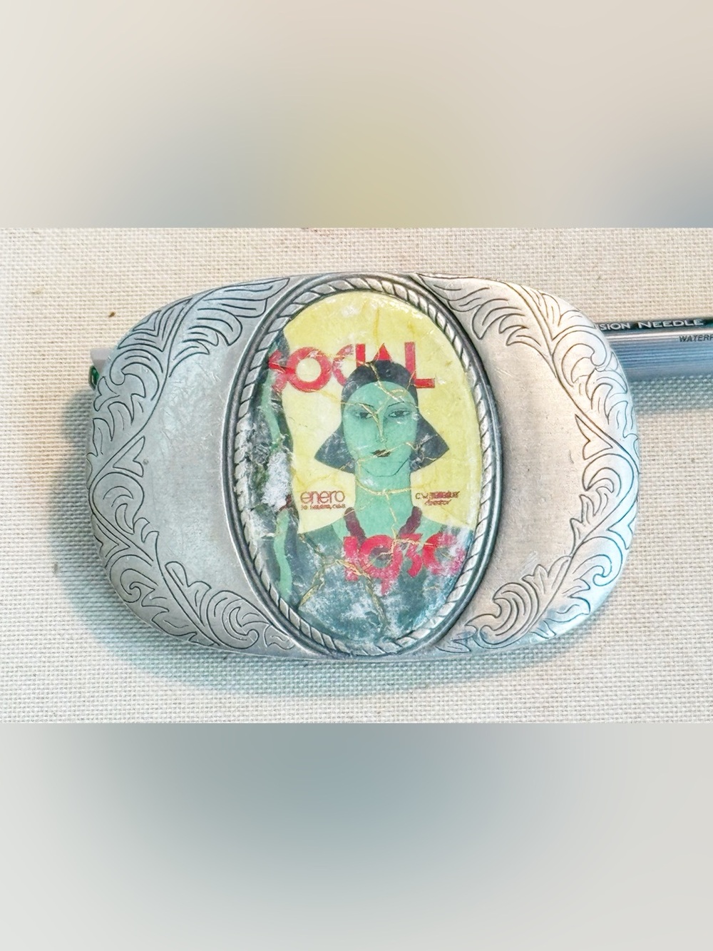 Pewter Oval Decorative Belt Buckle with Vintage Art. Social